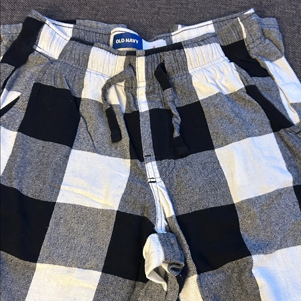 Old Navy Men's Plaid Pajama Pants - Black and White